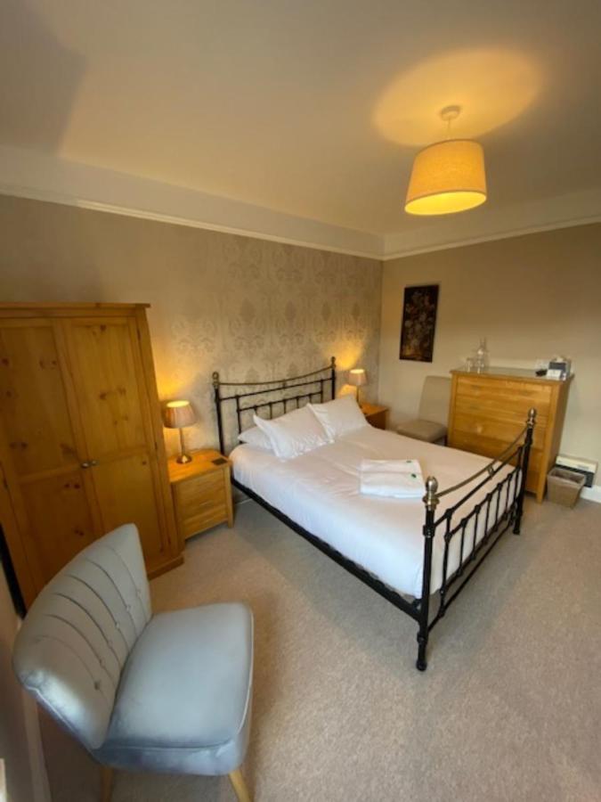 Camelot Guest House Falmouth Exterior photo